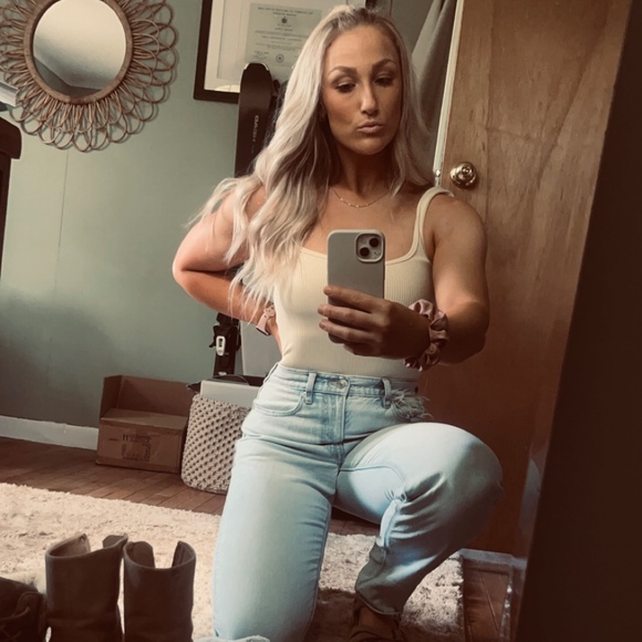 Meet your Posher, Abigail - Picture 1 of 1